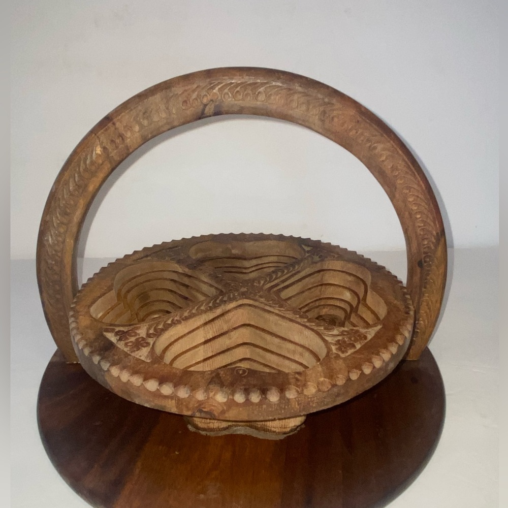 Collapsible Wood Heart Bowl With Handle 11 1/2”